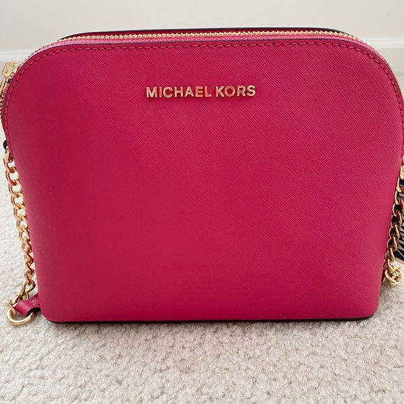 Michael Kors Handbags - NWT Michael Kors dome crossbody bag